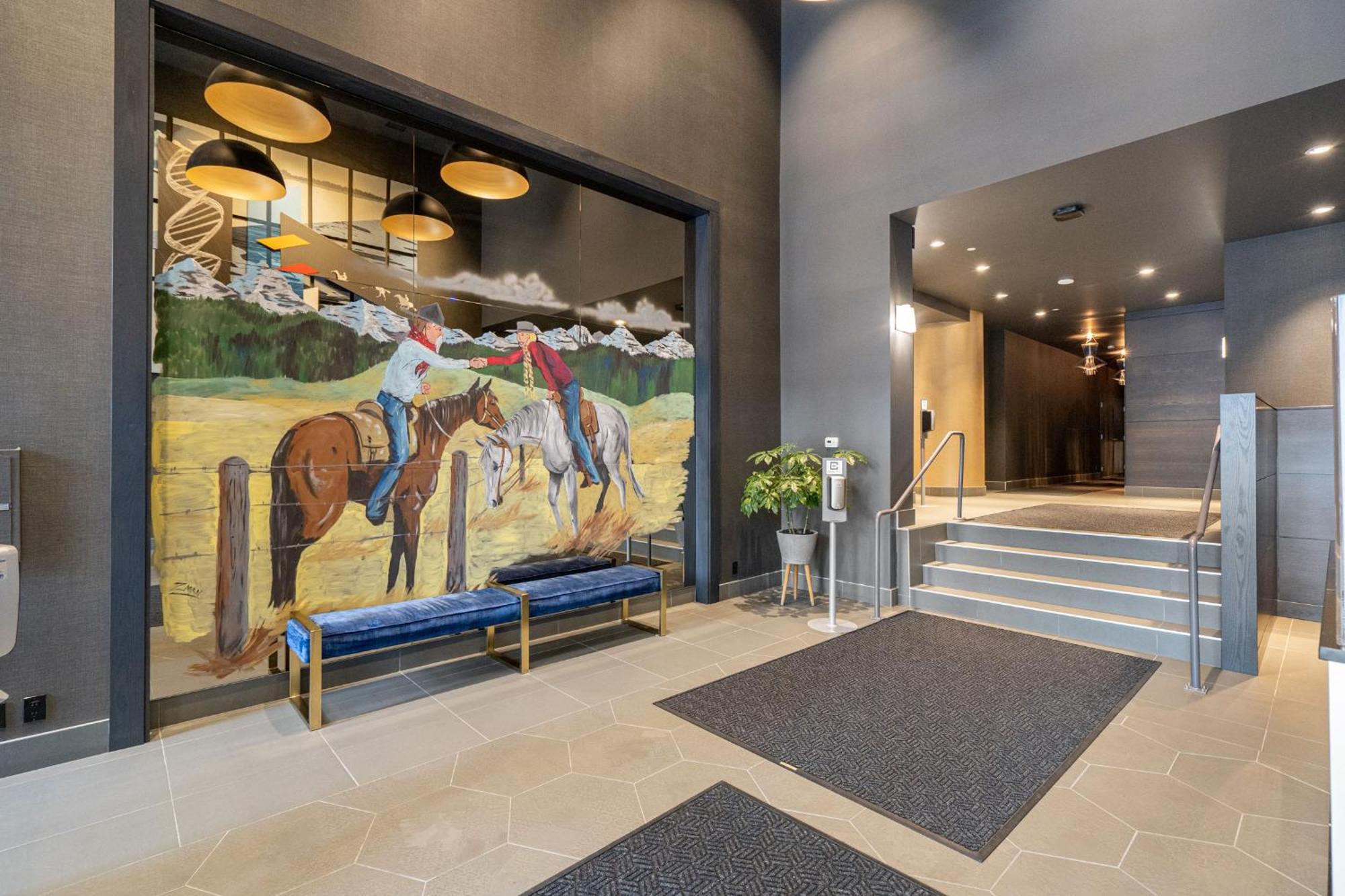 Unbeatable Downtown Experience- Walk To Bars, Casino, Stampede & Saddledome Plus Bonus Banff Pass, Parking & Wine! Κάλγκαρι Εξωτερικό φωτογραφία
